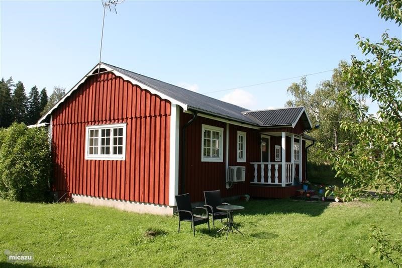 Teegelgård is gelegen in het dorpje Bjurtjärn